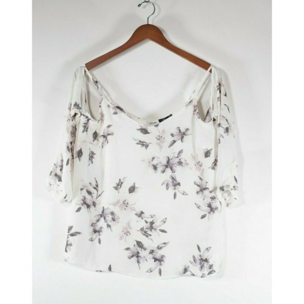 Dynamite Womens Medium White Gray Shirt Floral Print Cold Shoulder Blouse